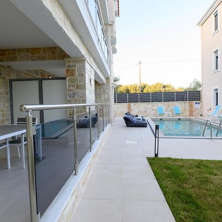 Momento Luxury Apartments Walking Distance From The Beach Nikiana Esterno foto