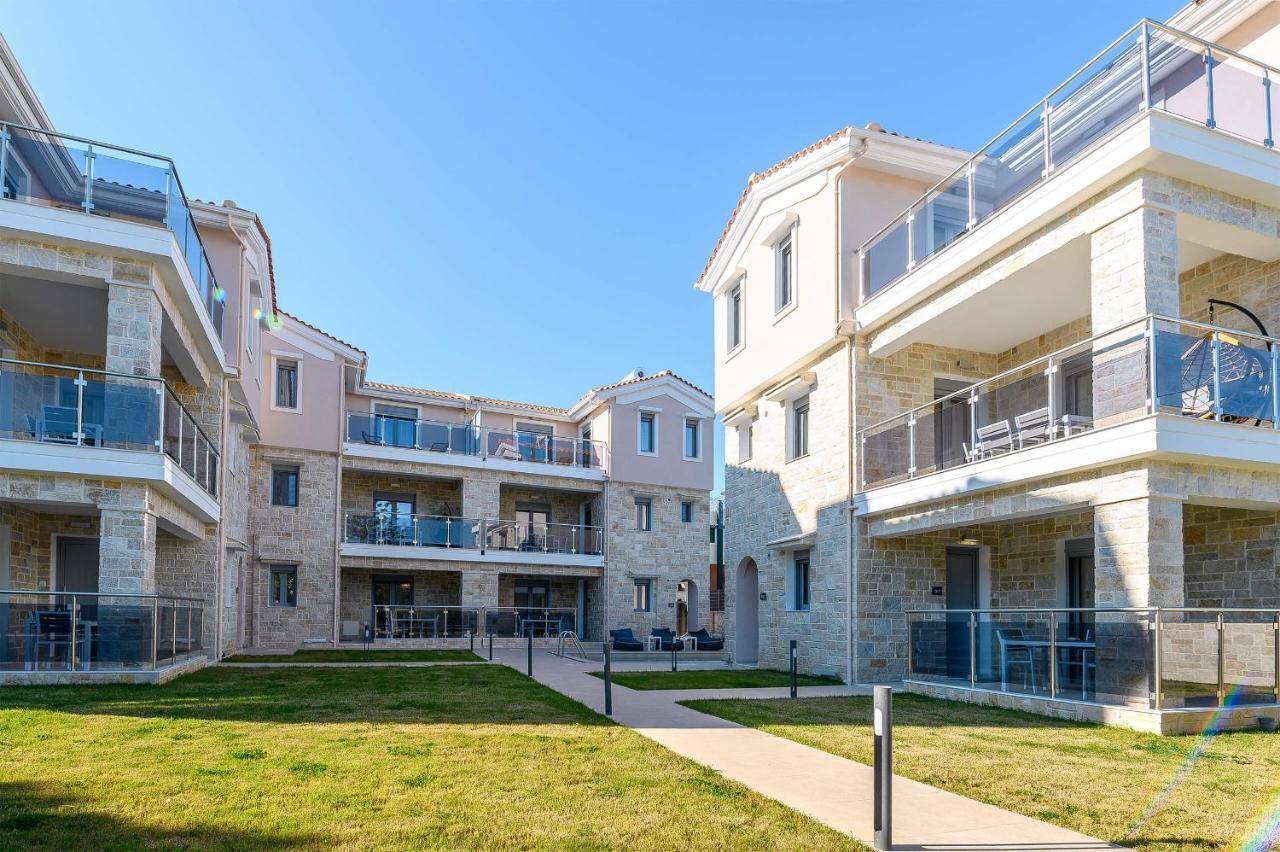 Momento Luxury Apartments Walking Distance From The Beach Nikiana Esterno foto
