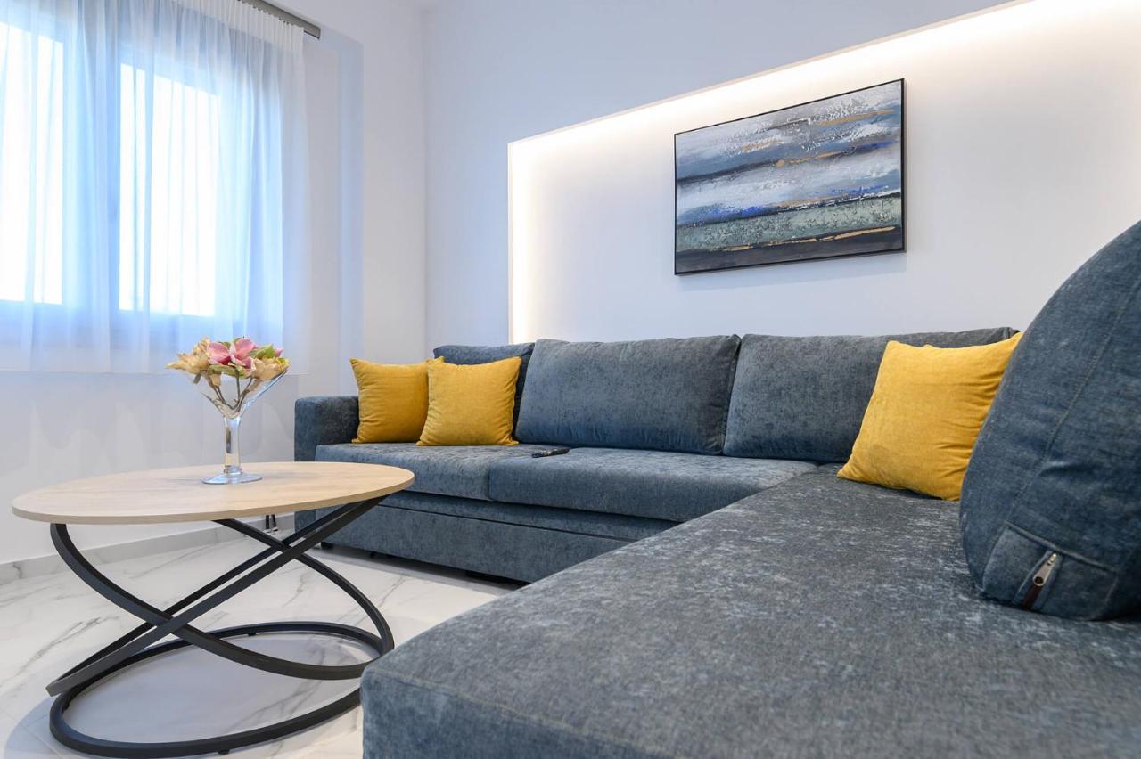 Momento Luxury Apartments Walking Distance From The Beach Nikiana Esterno foto