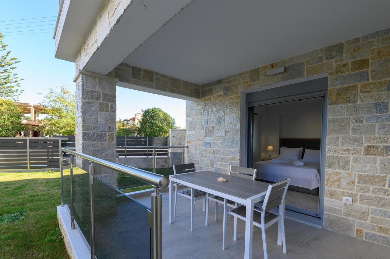 Momento Luxury Apartments Walking Distance From The Beach Nikiana Esterno foto