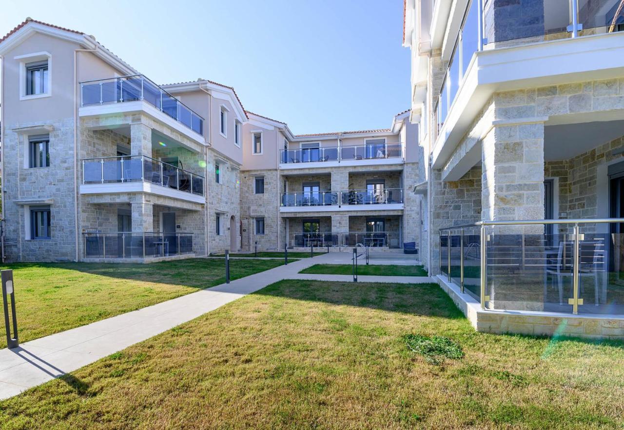 Momento Luxury Apartments Walking Distance From The Beach Nikiana Esterno foto